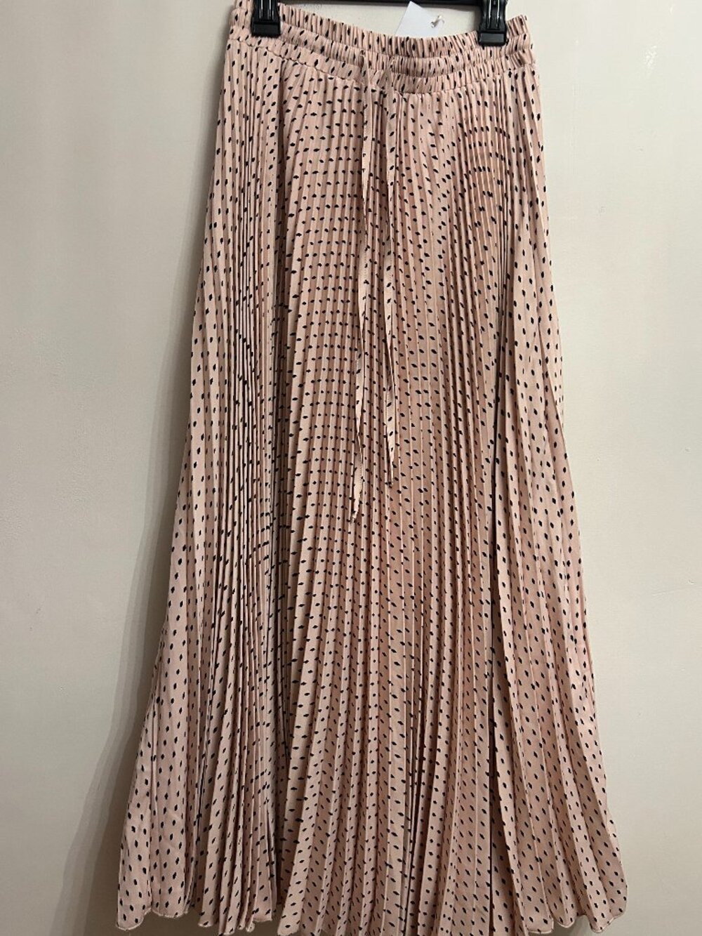 pleated skirt